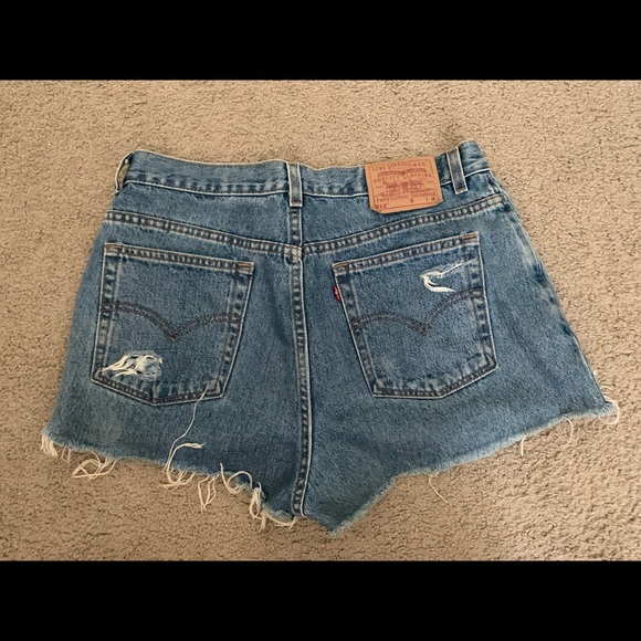 Levi’s High-waisted Distressed Shorts - Picture 2 of 7